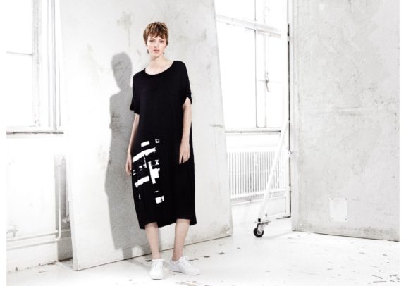 Trine Kryger Simonsen_Frühjahr_Sommer 2022 Dress black and white