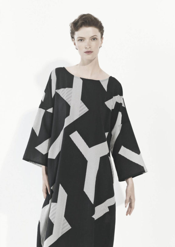 TRINE KRYGER SIMONSEN Frühjahr_Sommer 23 Dress black and white